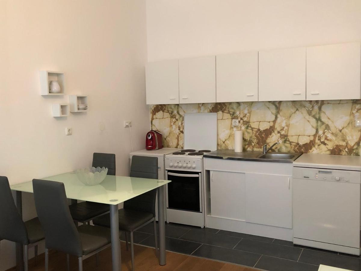 Green Apartment Виена Екстериор снимка